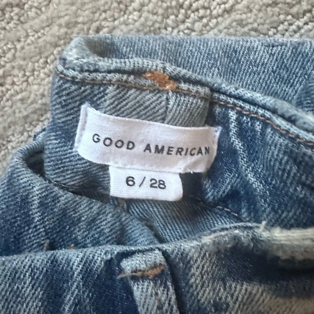 Good American Indigo Straight Leg Jeans - Picture 5 of 7